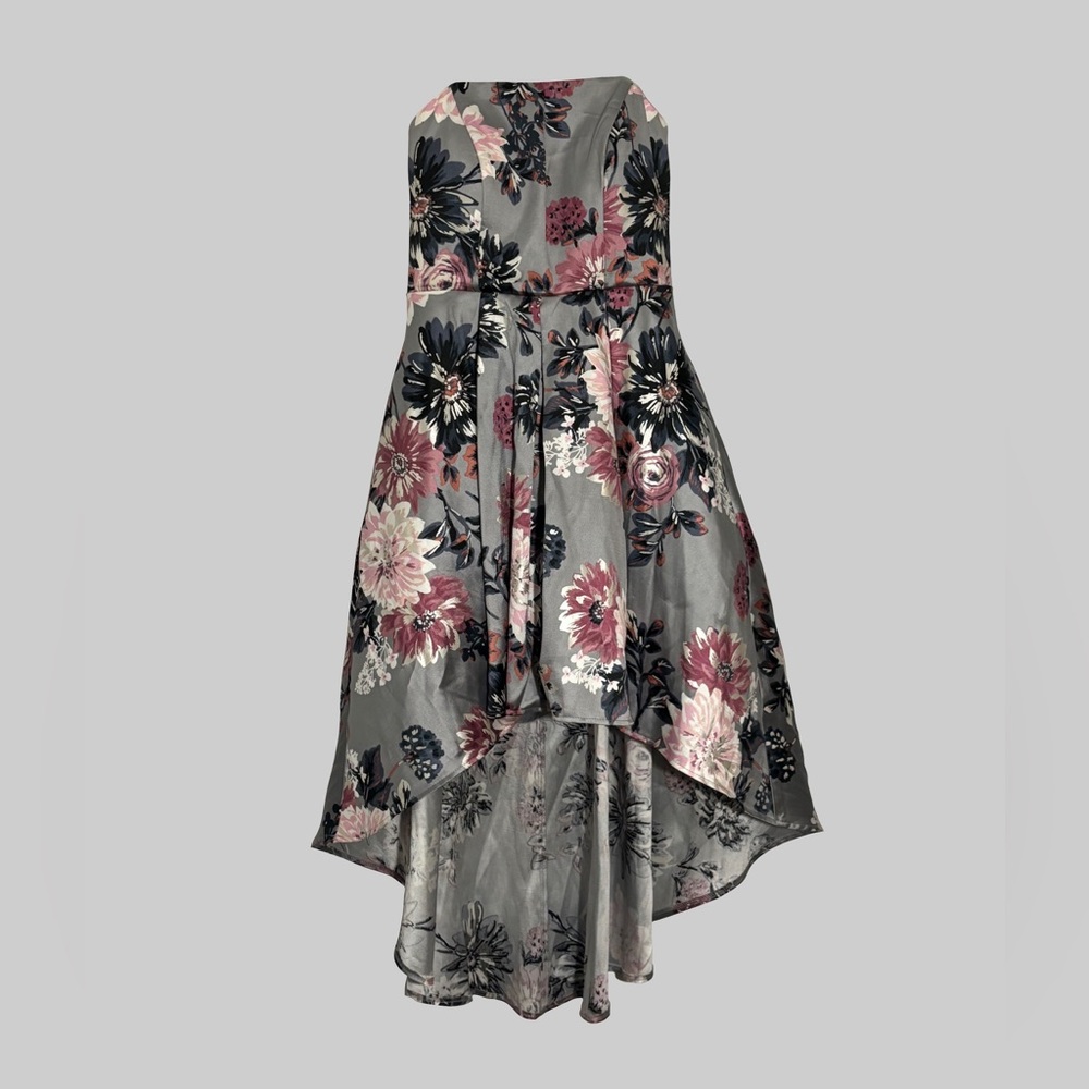 Beautiful B. Darlin grey / floral dress!🌸 Perfect for many occasions!
